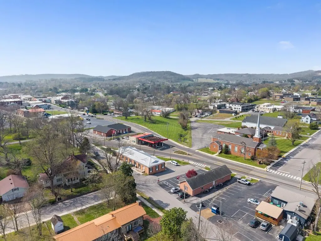 225 E Main Street Livingston TN 38570