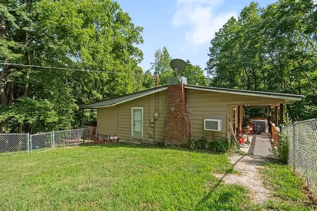 300 Poston Ridge Lane Gainesboro TN 38562