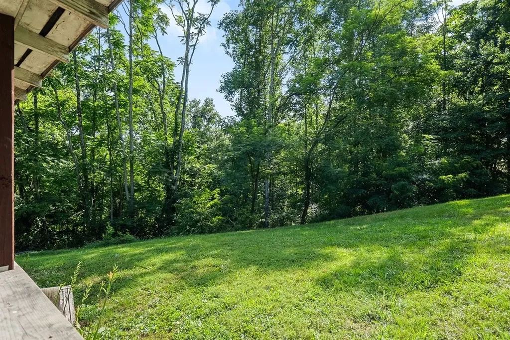 300 Poston Ridge Lane Gainesboro TN 38562