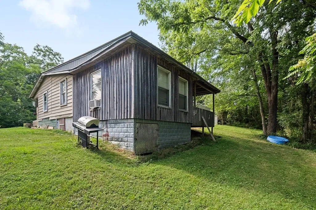 300 Poston Ridge Lane Gainesboro TN 38562