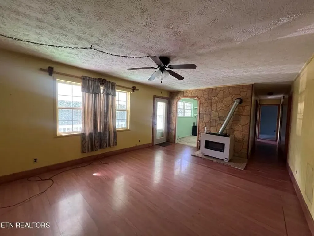554 Mary Cromwell Road Jamestown TN 38556-5218