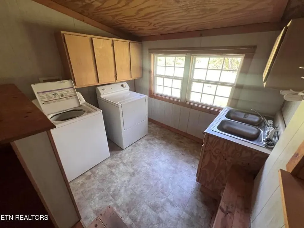 554 Mary Cromwell Road Jamestown TN 38556-5218