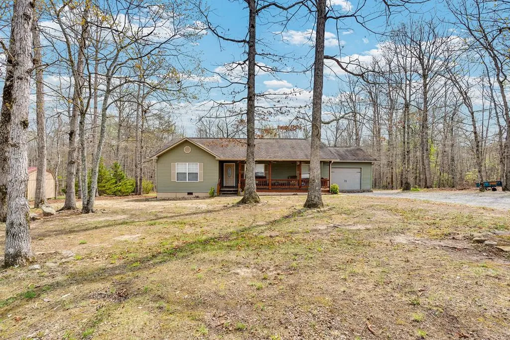 1414 Pilgrim Drive Grimsley TN 38565