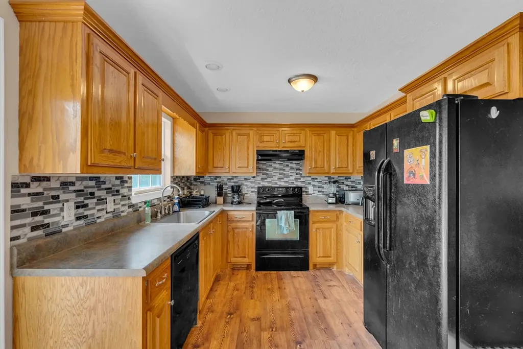 1414 Pilgrim Drive Grimsley TN 38565