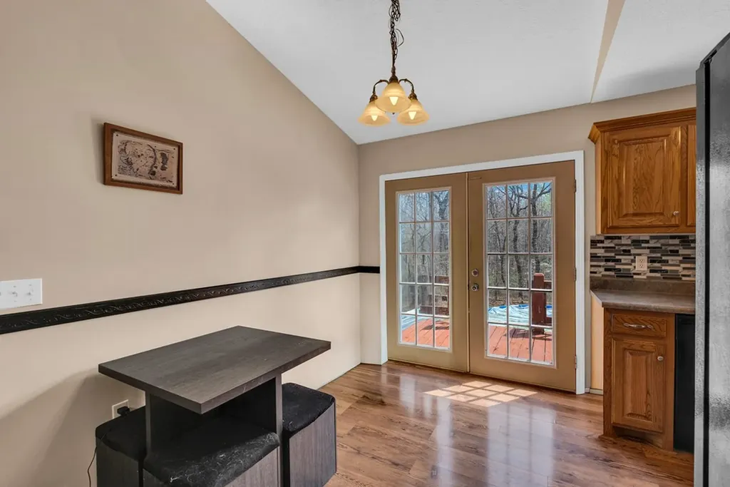 1414 Pilgrim Drive Grimsley TN 38565