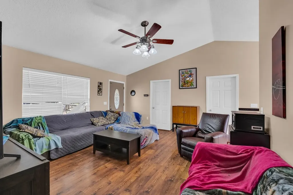 1414 Pilgrim Drive Grimsley TN 38565