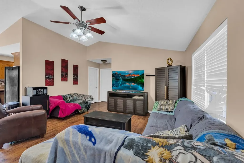 1414 Pilgrim Drive Grimsley TN 38565