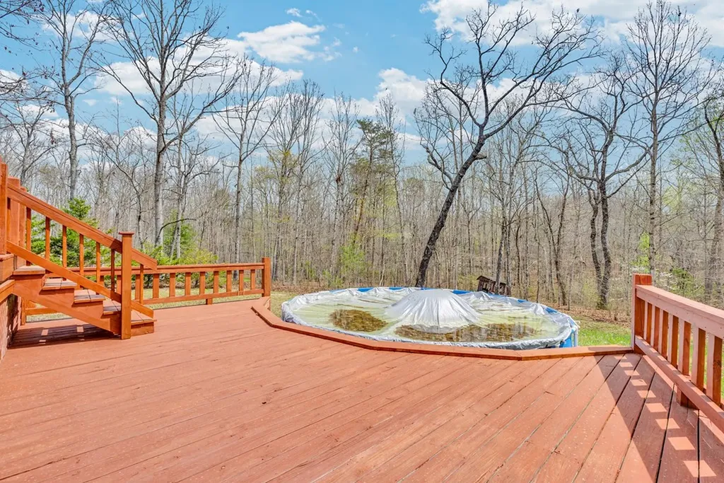 1414 Pilgrim Drive Grimsley TN 38565