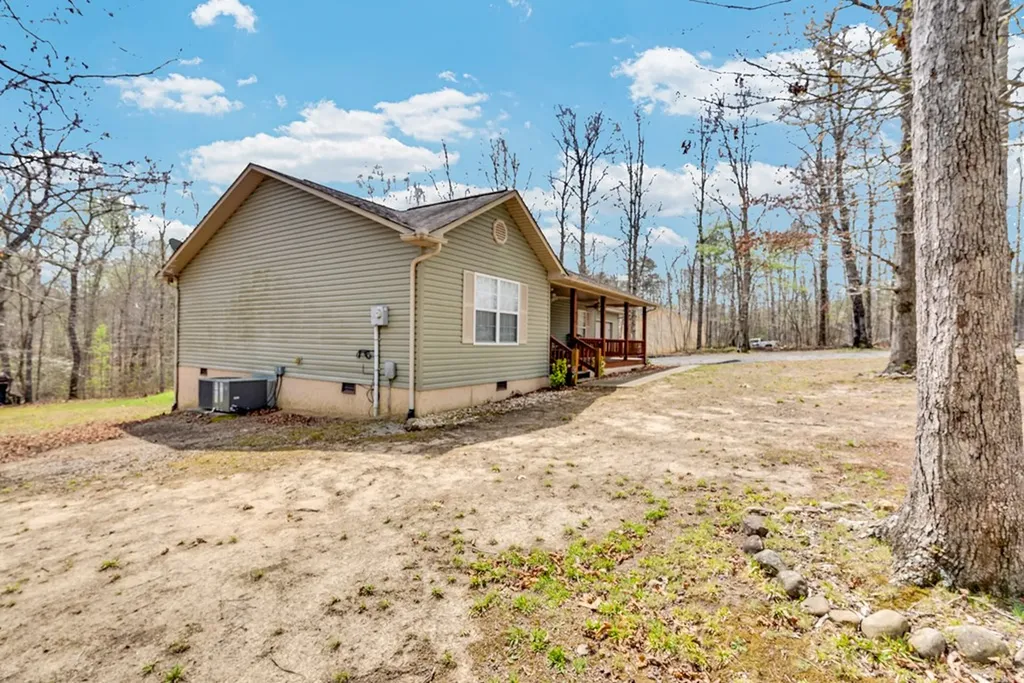 1414 Pilgrim Drive Grimsley TN 38565