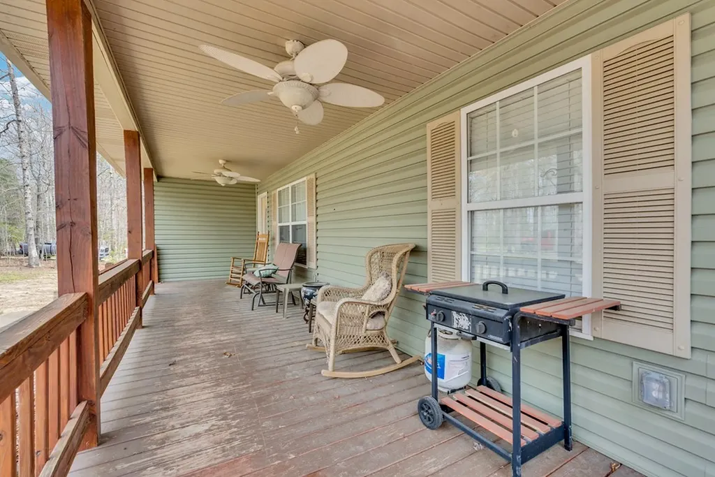 1414 Pilgrim Drive Grimsley TN 38565