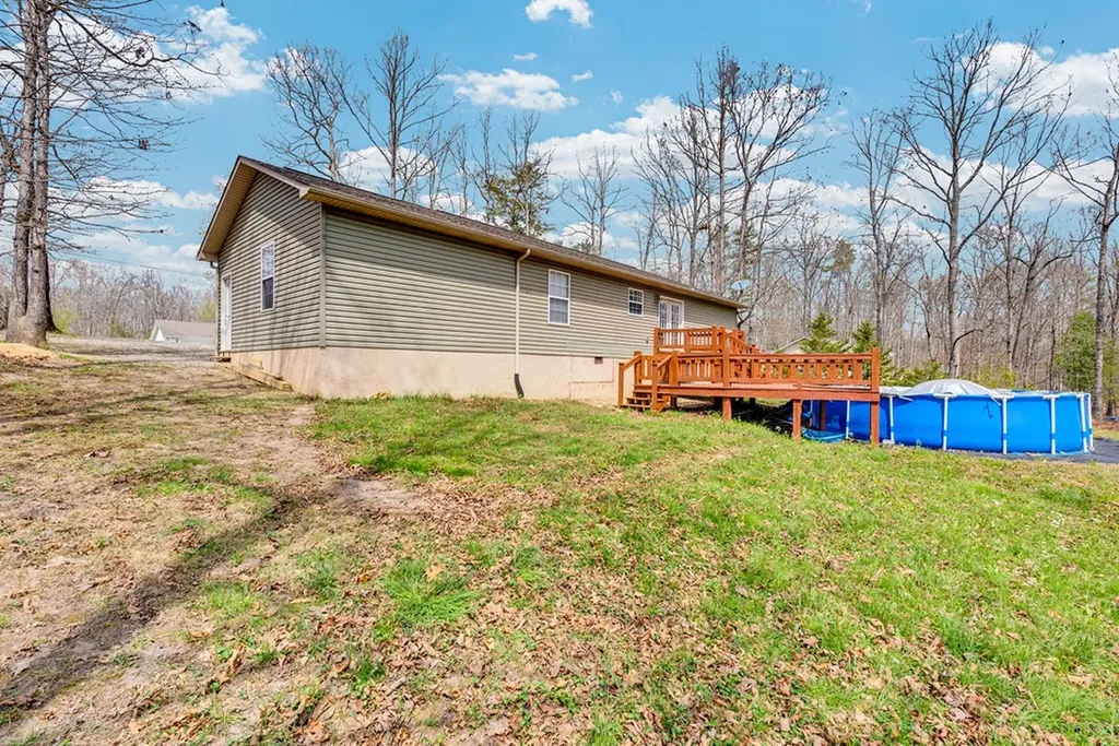 1414 Pilgrim Drive Grimsley TN 38565