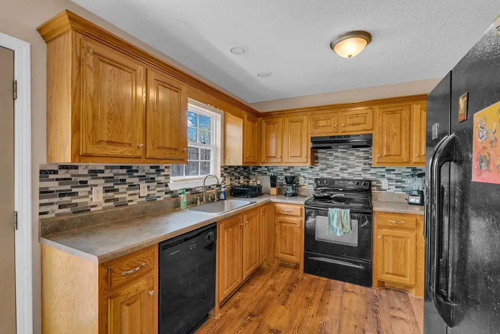 1414 Pilgrim Drive Grimsley TN 38565