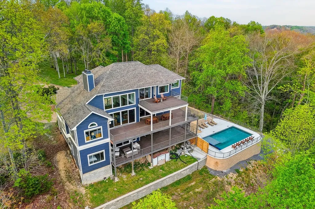 1853 Lafever Ridge Road Silver Point TN 38582