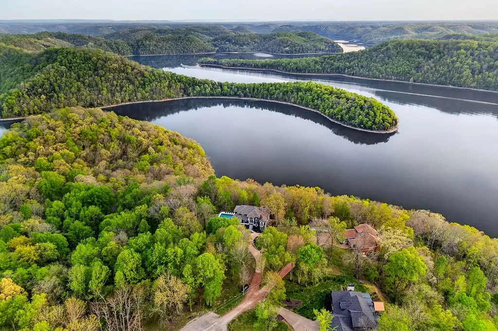 1853 Lafever Ridge Road Silver Point TN 38582