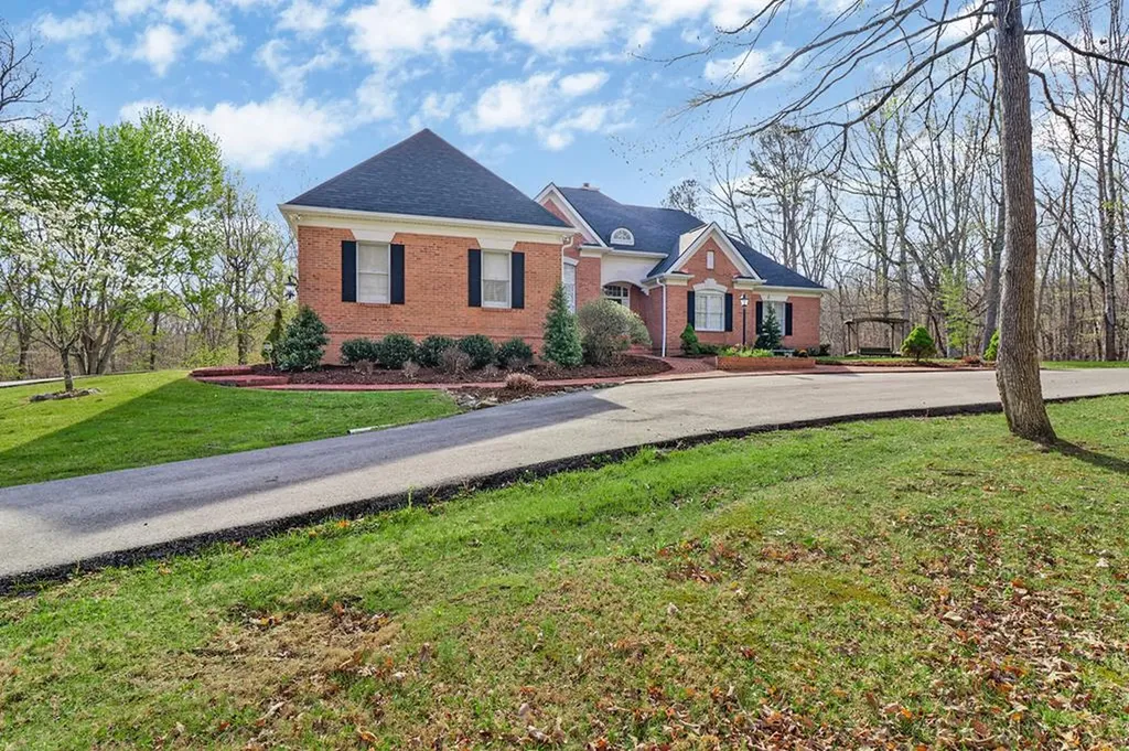 111 Charity Lane Jamestown TN 38556