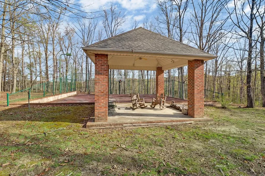 111 Charity Lane Jamestown TN 38556