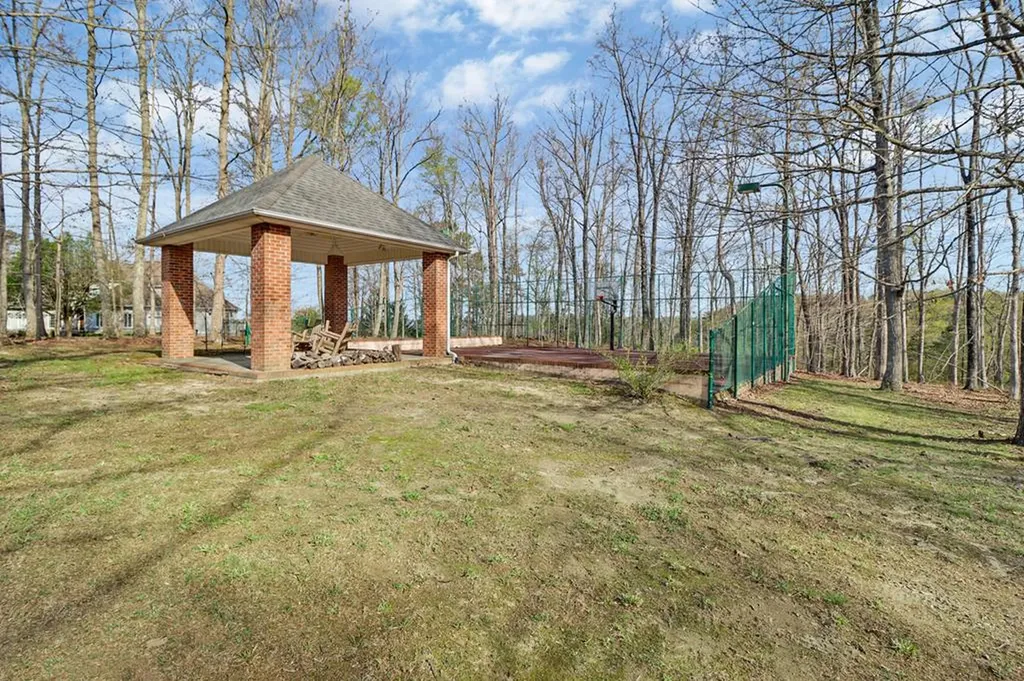 111 Charity Lane Jamestown TN 38556