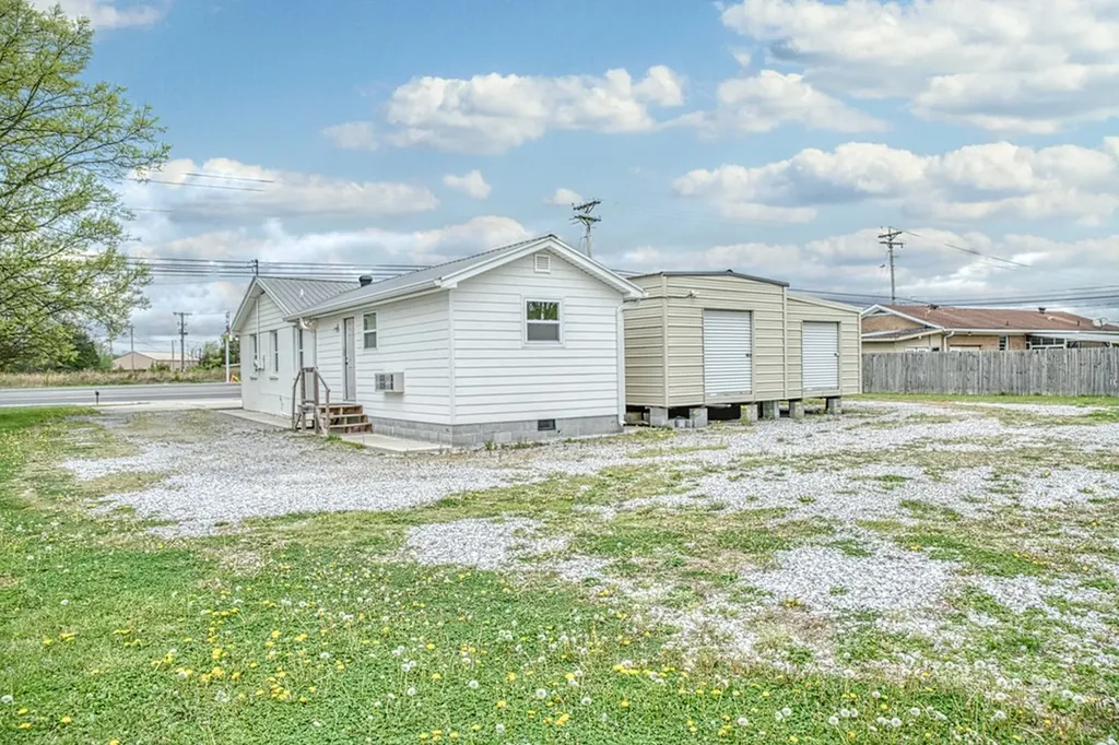 820 N Congress Boulevard Smithville TN 37166