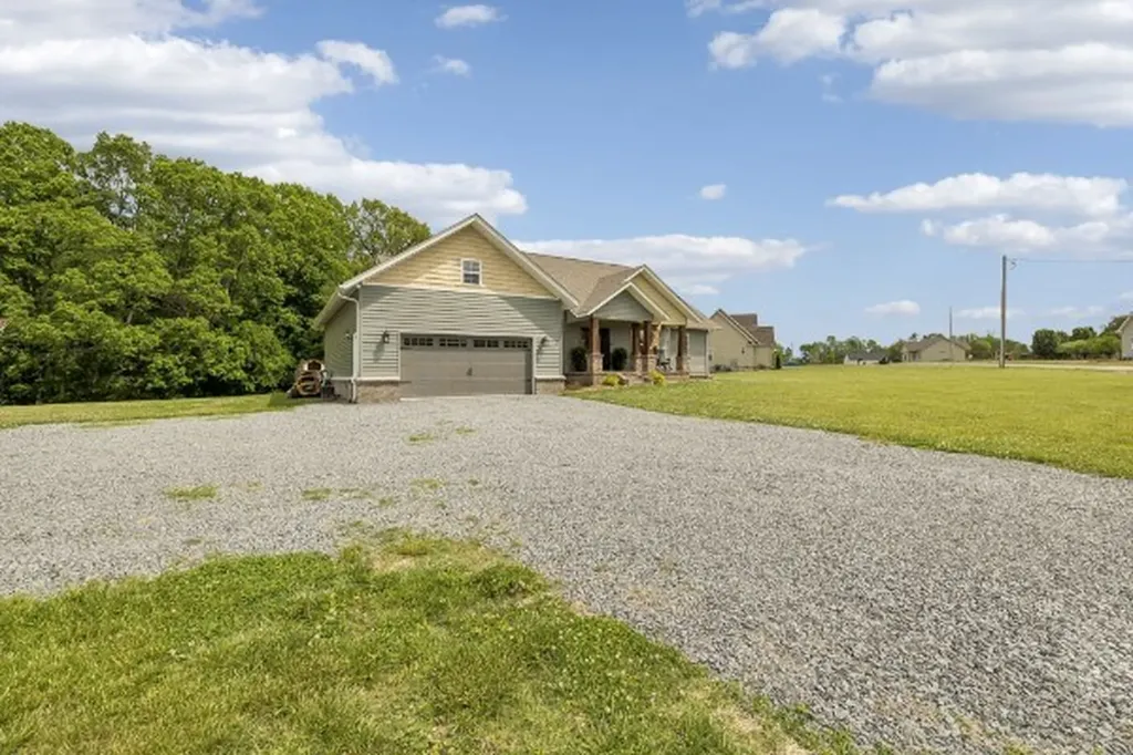 166 Coley Court Lafayette TN 37083