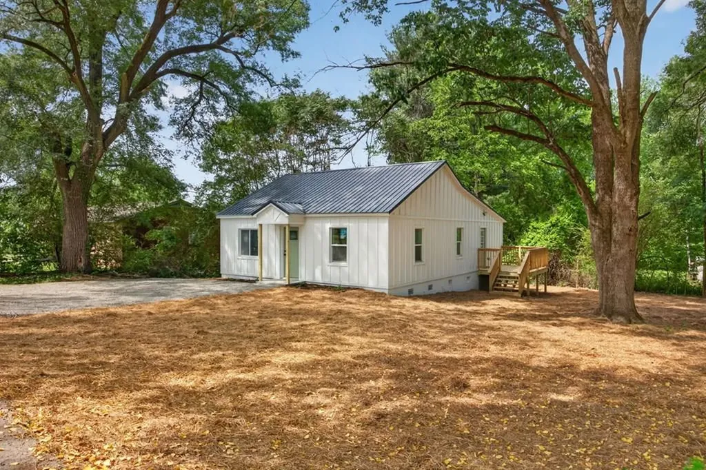 408 3rd Avenue N Baxter TN 38544