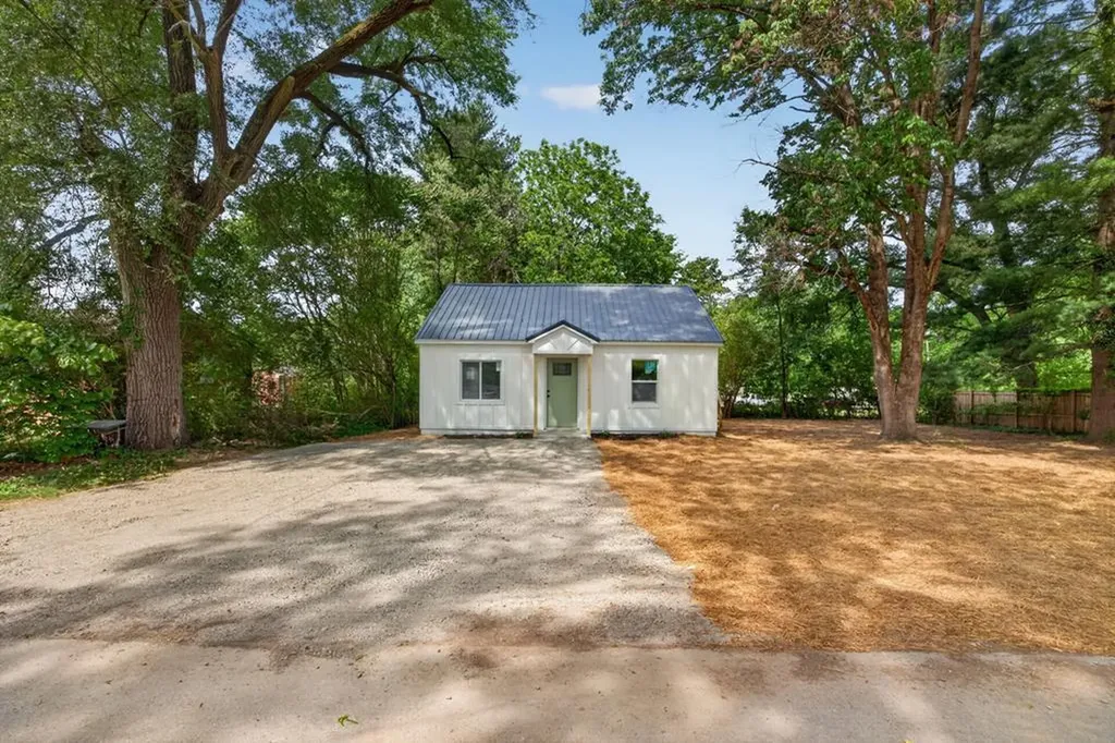 408 3rd Avenue N Baxter TN 38544