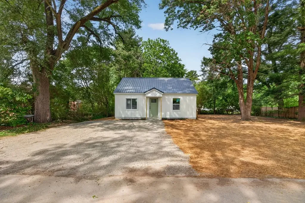 408 3rd Avenue N Baxter TN 38544