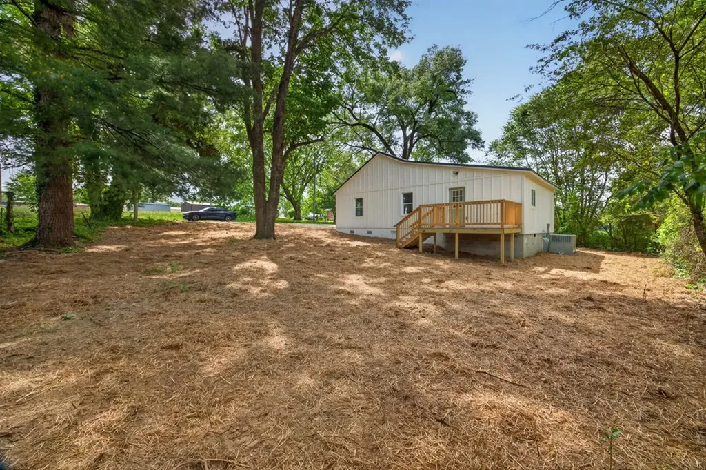 408 3rd Avenue N Baxter TN 38544