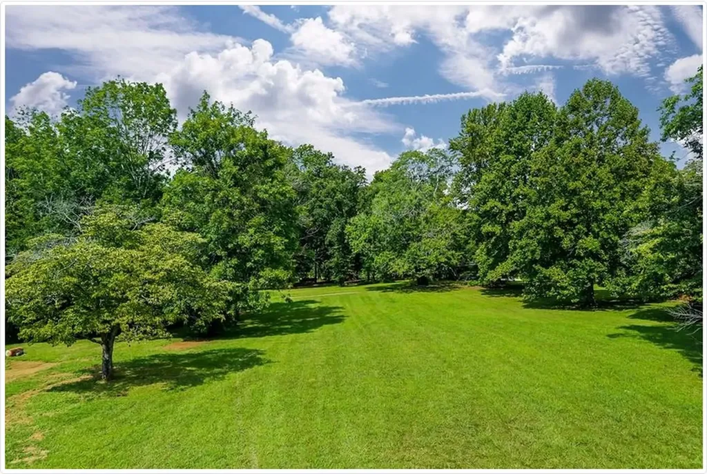 810 Breeding Avenue Cookeville TN 38501