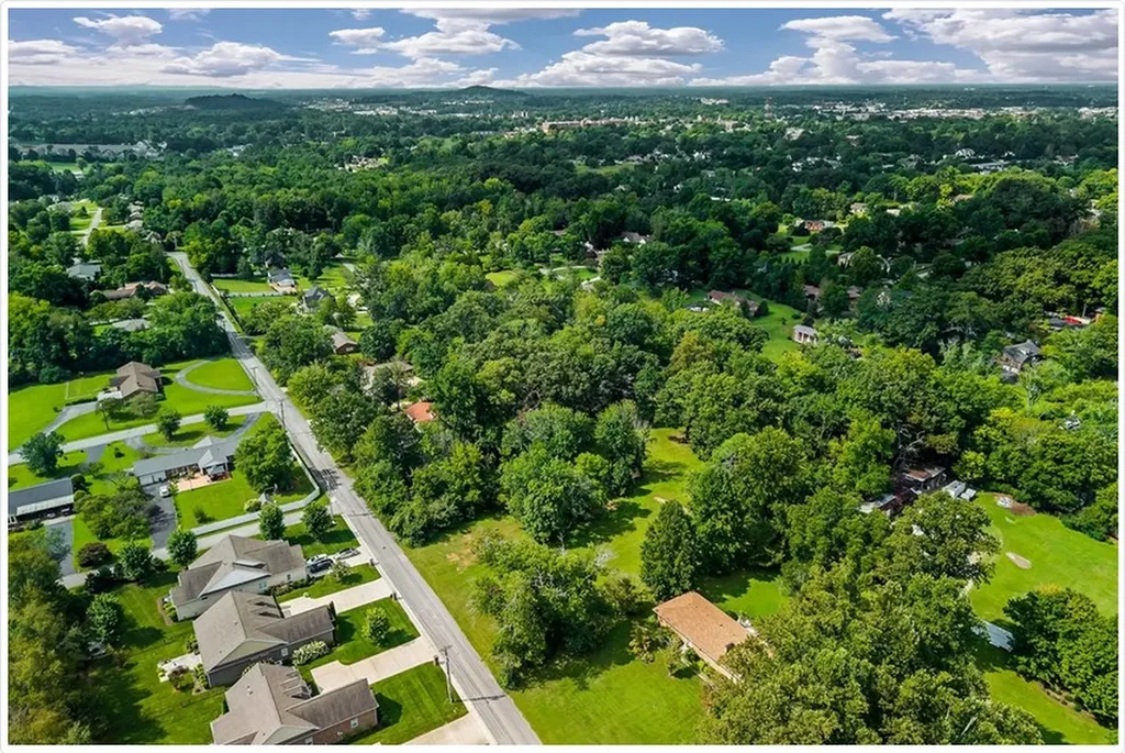 810 Breeding Avenue Cookeville TN 38501