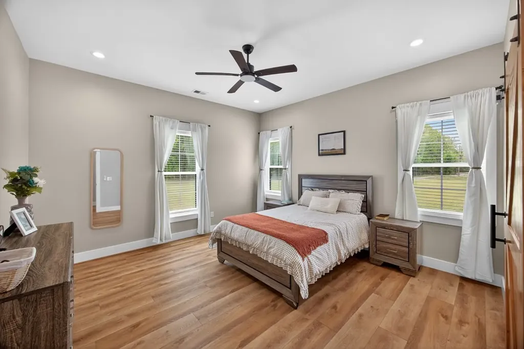 53 Kemp Hollow Road Pleasant Shade TN 37145
