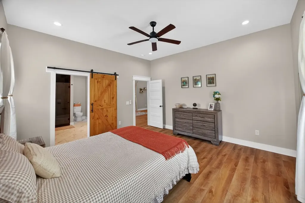 53 Kemp Hollow Road Pleasant Shade TN 37145