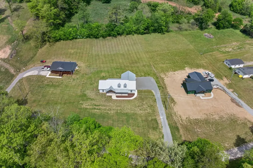 53 Kemp Hollow Road Pleasant Shade TN 37145