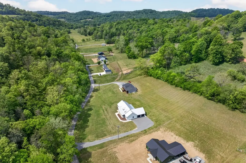 53 Kemp Hollow Road Pleasant Shade TN 37145