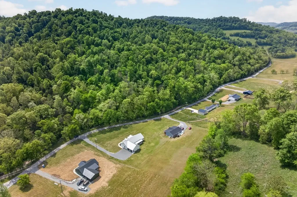 53 Kemp Hollow Road Pleasant Shade TN 37145