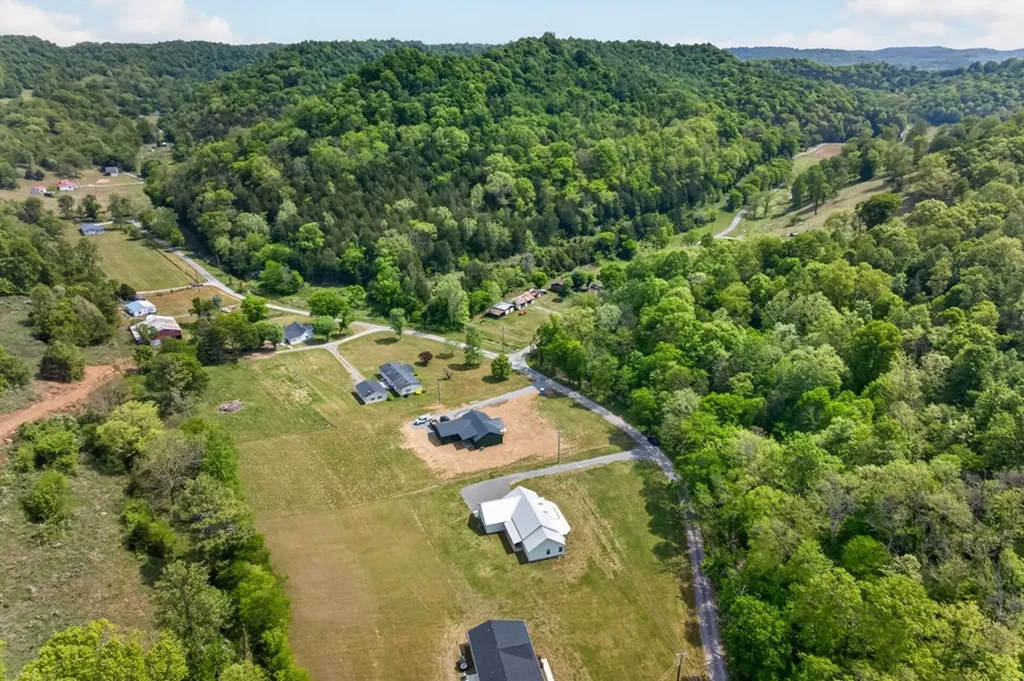 53 Kemp Hollow Road Pleasant Shade TN 37145