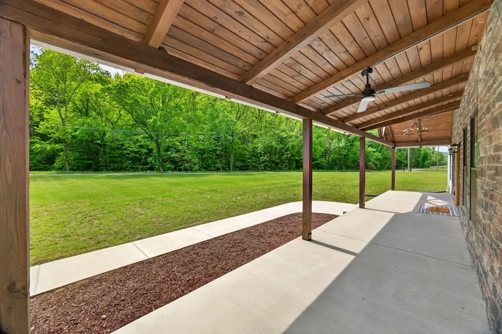 53 Kemp Hollow Road Pleasant Shade TN 37145