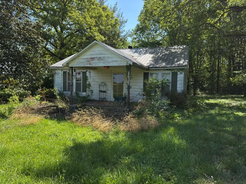5312 Bluff Springs Road Mcminnville TN 37110