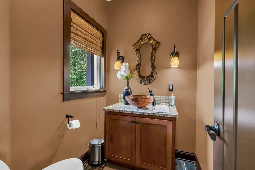 136 Rocky River Shores Rock Island TN 38581