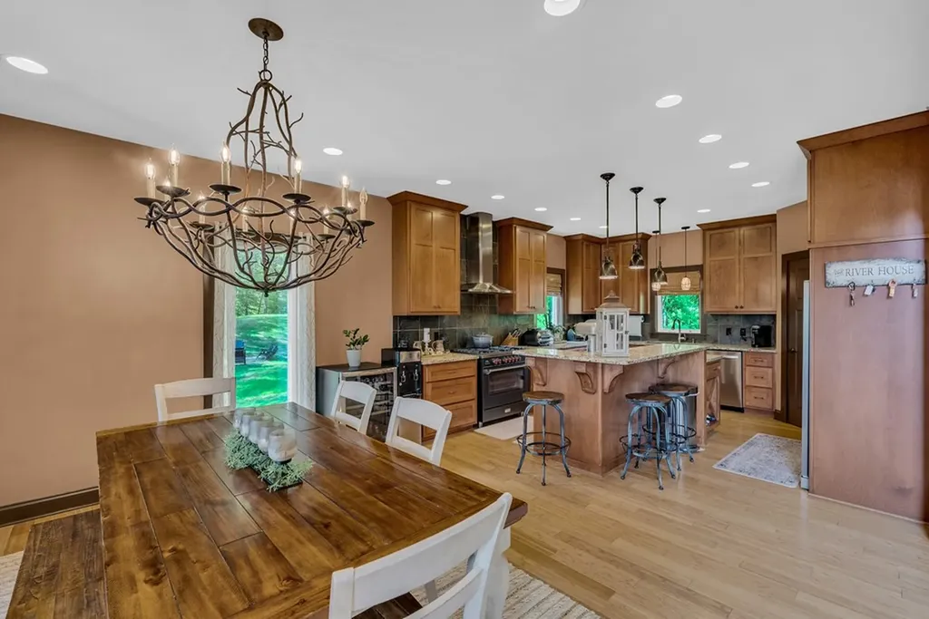 136 Rocky River Shores Rock Island TN 38581