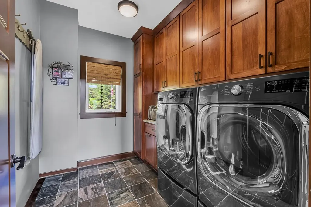 136 Rocky River Shores Rock Island TN 38581