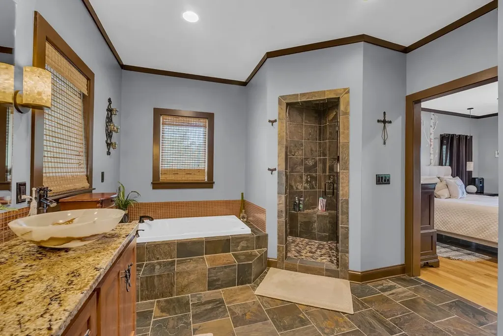 136 Rocky River Shores Rock Island TN 38581
