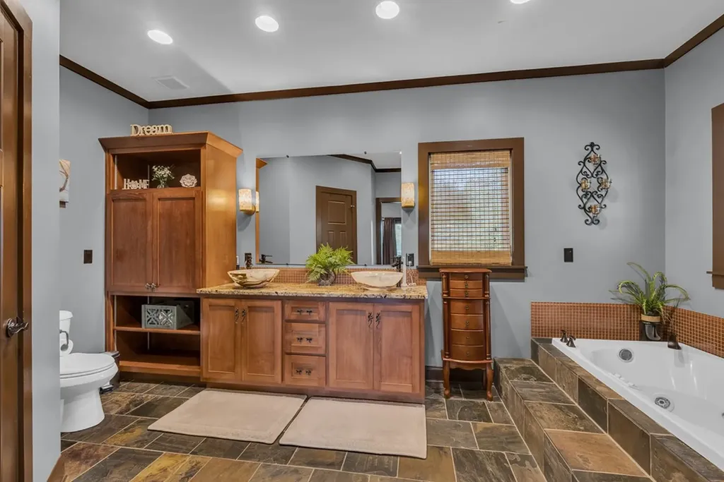 136 Rocky River Shores Rock Island TN 38581