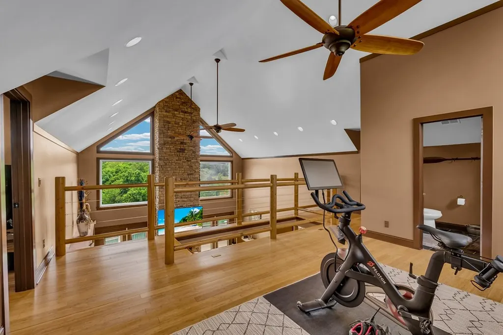 136 Rocky River Shores Rock Island TN 38581