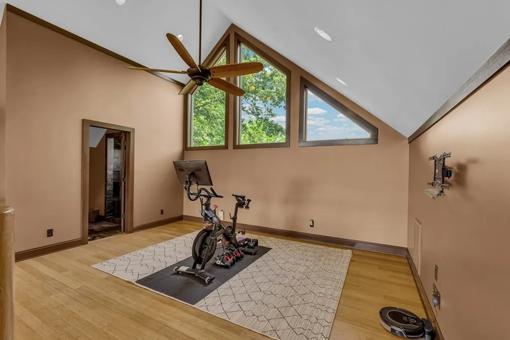 136 Rocky River Shores Rock Island TN 38581