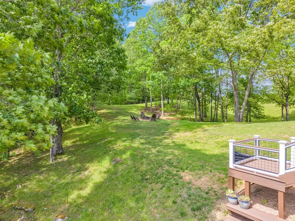 136 Rocky River Shores Rock Island TN 38581