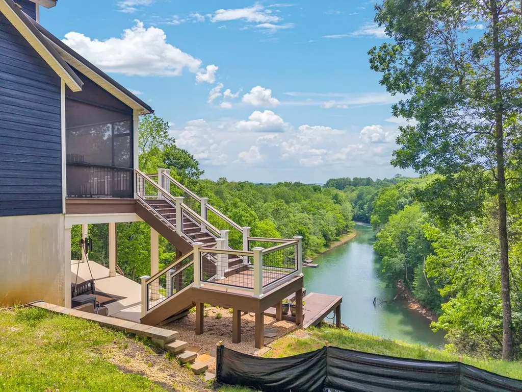 136 Rocky River Shores Rock Island TN 38581