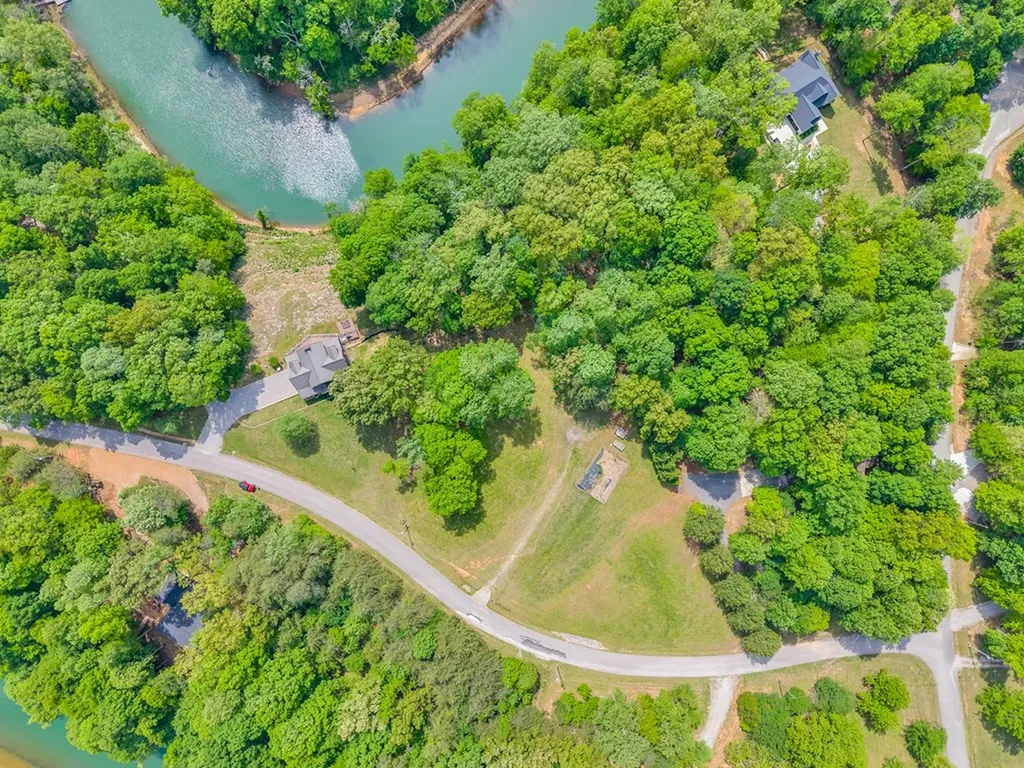136 Rocky River Shores Rock Island TN 38581