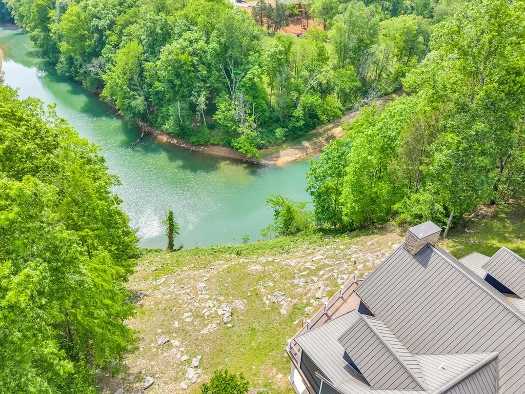 136 Rocky River Shores Rock Island TN 38581