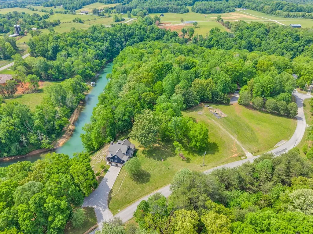 136 Rocky River Shores Rock Island TN 38581