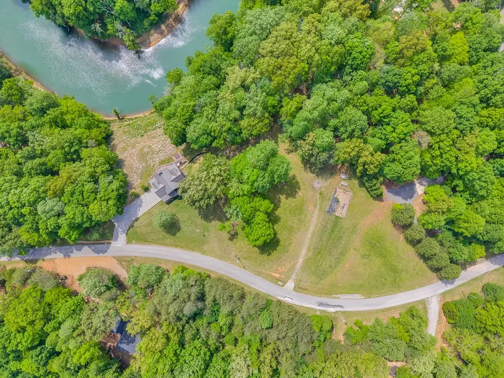 136 Rocky River Shores Rock Island TN 38581